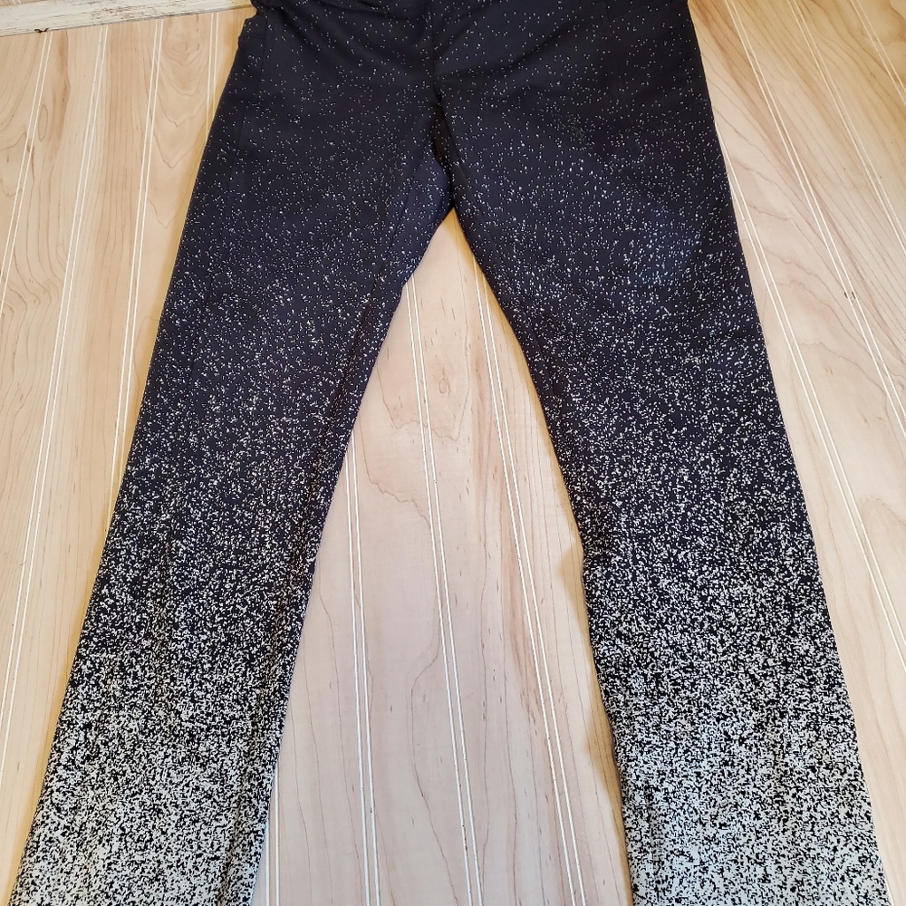 T by Talbots Women’s Leggings w/‎ Pockets. Color Black White Stardust Size S